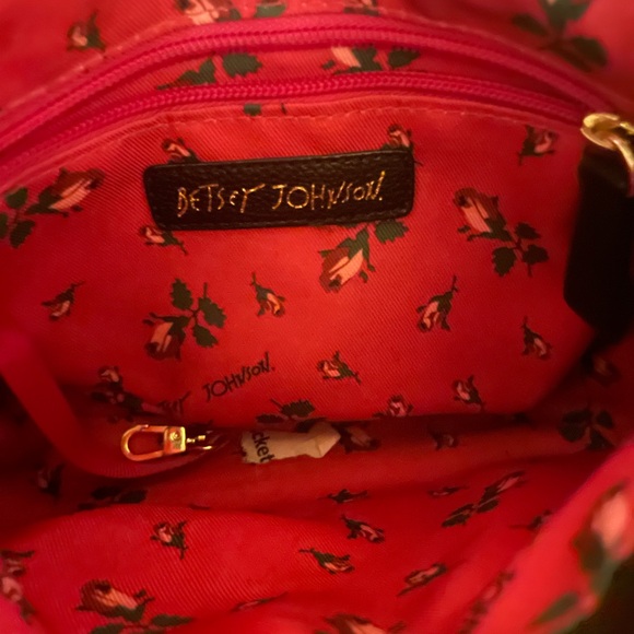 Betsey Johnson Black and Red Quilted Crossbody Bag - Picture 3 of 3